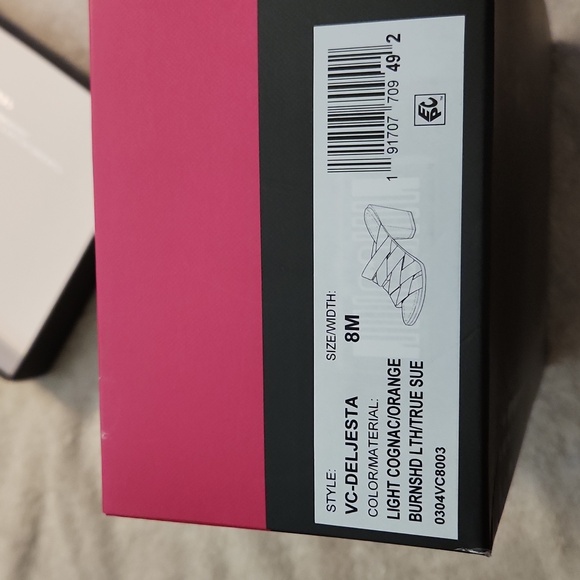 Shoes - Picture 3 of 4